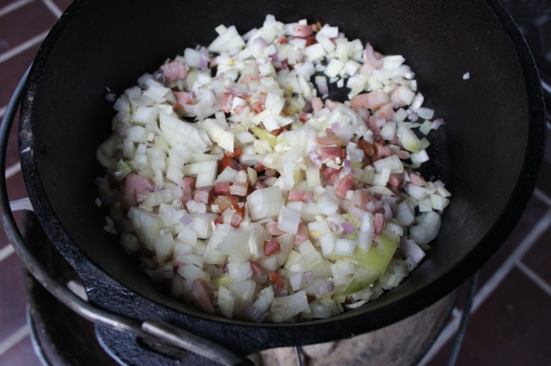 Speck mit Zwiebeln